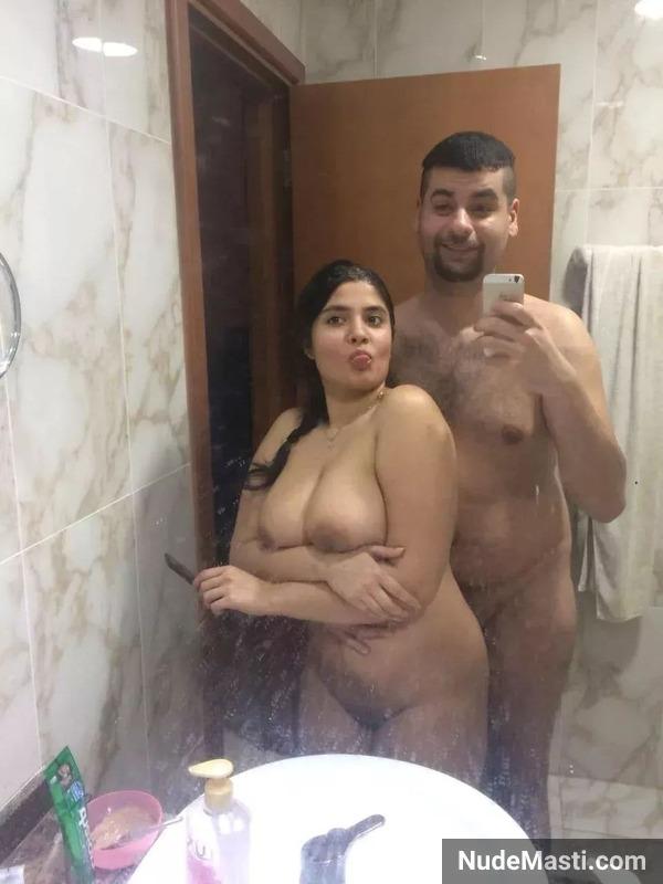 Hot Paki model Mehak Rajput naked with lover